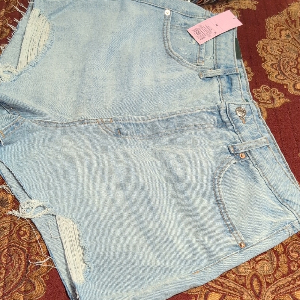WILD FABLE Womens Light Wash Highest Rise Cut-Off Distressed Jean Shorts - Picture 9 of 15